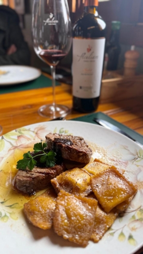 Do vinho à mesa na Vinícola Peculiare